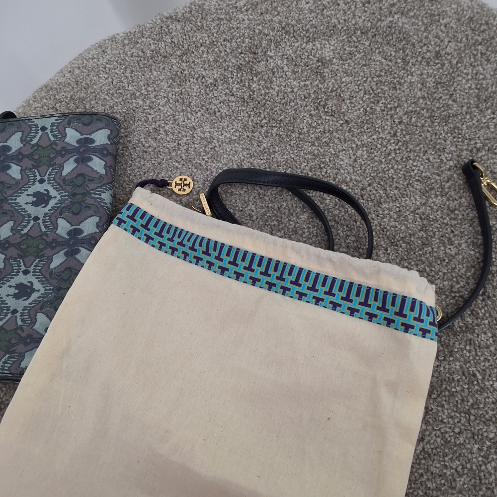 Tory Burch Patterned Clutch Crossbody in Green and Gray - Picture 5 of 5